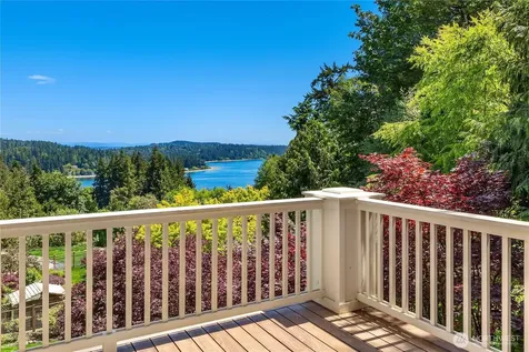 4548 Island Avenue NE Bainbridge Island WA 98110
