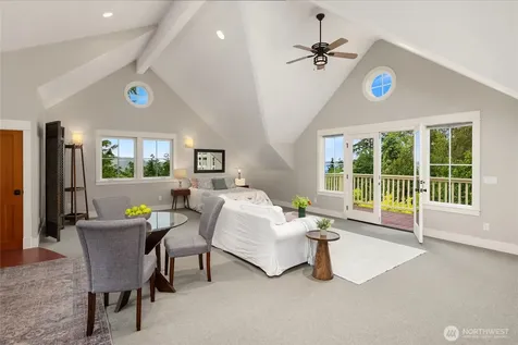 4548 Island Avenue NE Bainbridge Island WA 98110