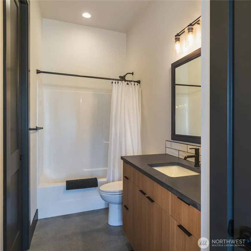 391 Porcupine Lane Chelan WA 98816
