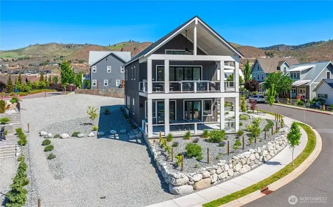 391 Porcupine Lane Chelan WA 98816