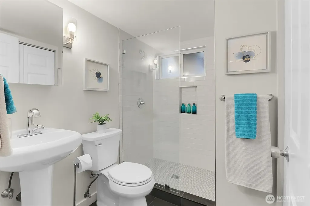 1545 NE 76th Street Seattle WA 98115