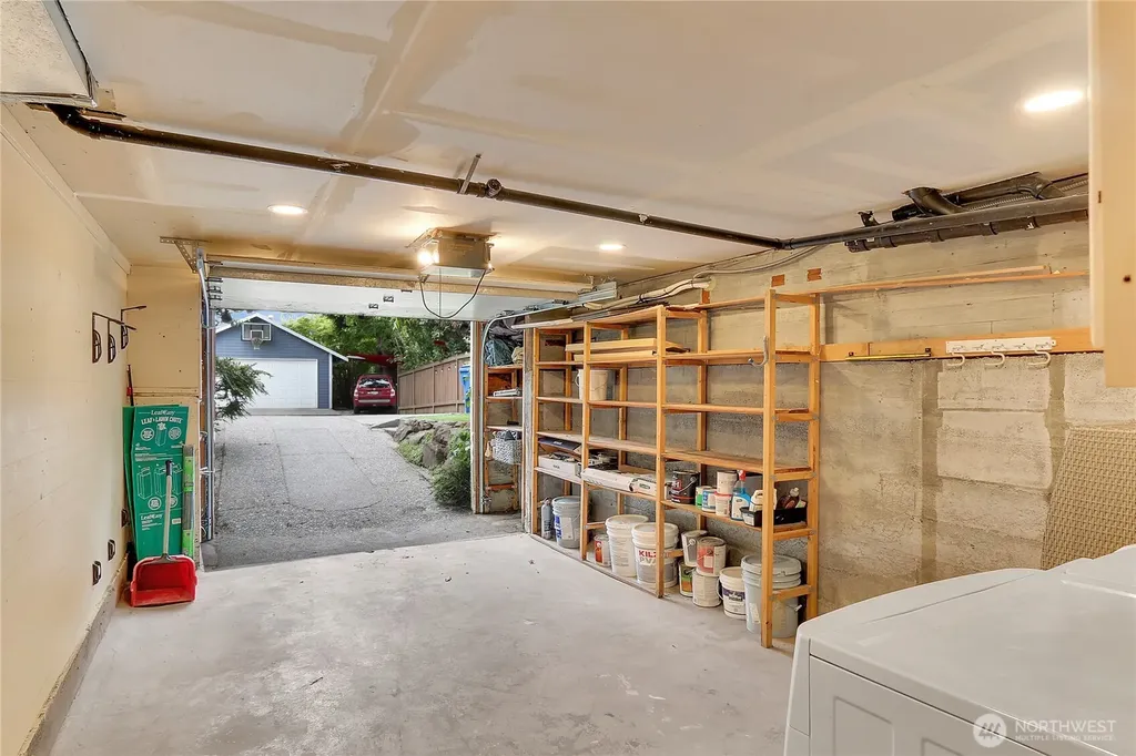 1545 NE 76th Street Seattle WA 98115
