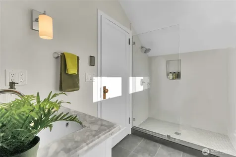 1545 NE 76th Street Seattle WA 98115