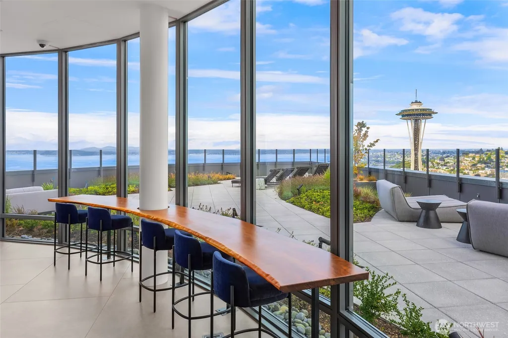 2510 6th Avenue Seattle WA 98121