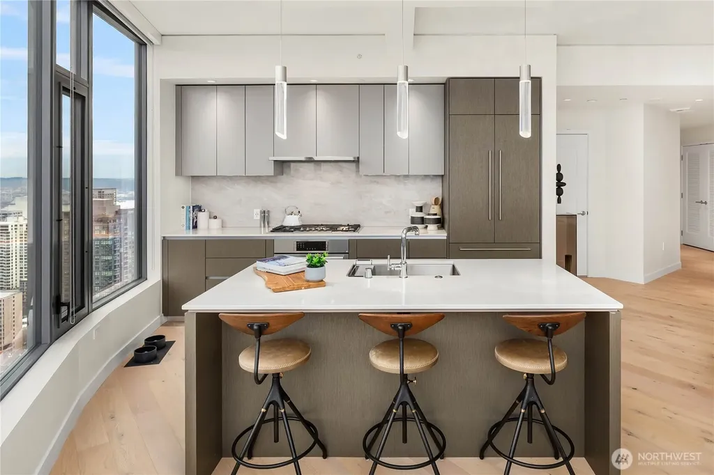 2510 6th Avenue Seattle WA 98121