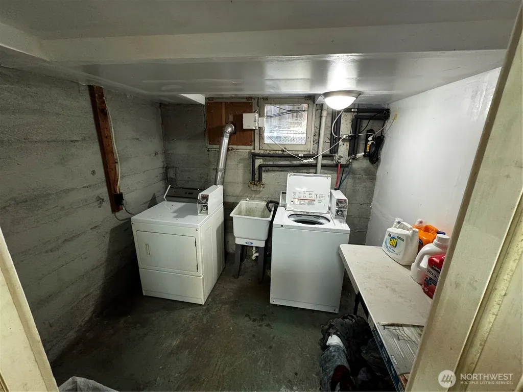 3210 Grand Avenue Everett WA 98201