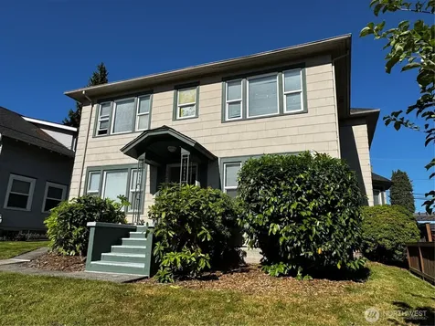3210 Grand Avenue Everett WA 98201