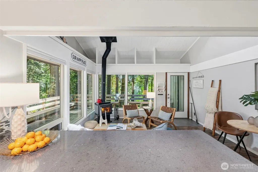 304 E Pointes Drive E Shelton WA 98584