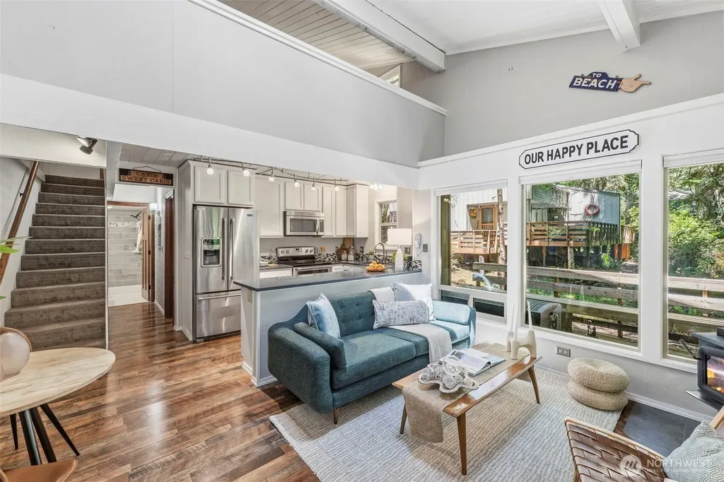 304 E Pointes Drive E Shelton WA 98584