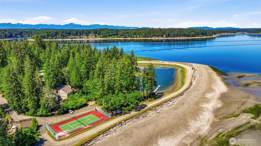 304 E Pointes Drive E Shelton WA 98584
