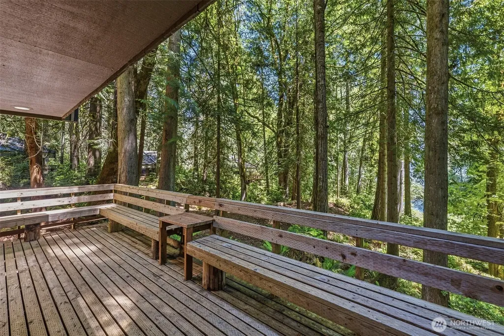 304 E Pointes Drive E Shelton WA 98584