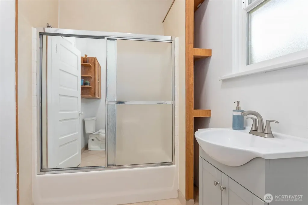 3320 Lindsay Avenue Bellingham WA 98229