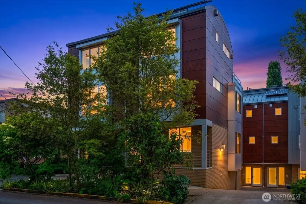 307 14th Avenue E Seattle WA 98112