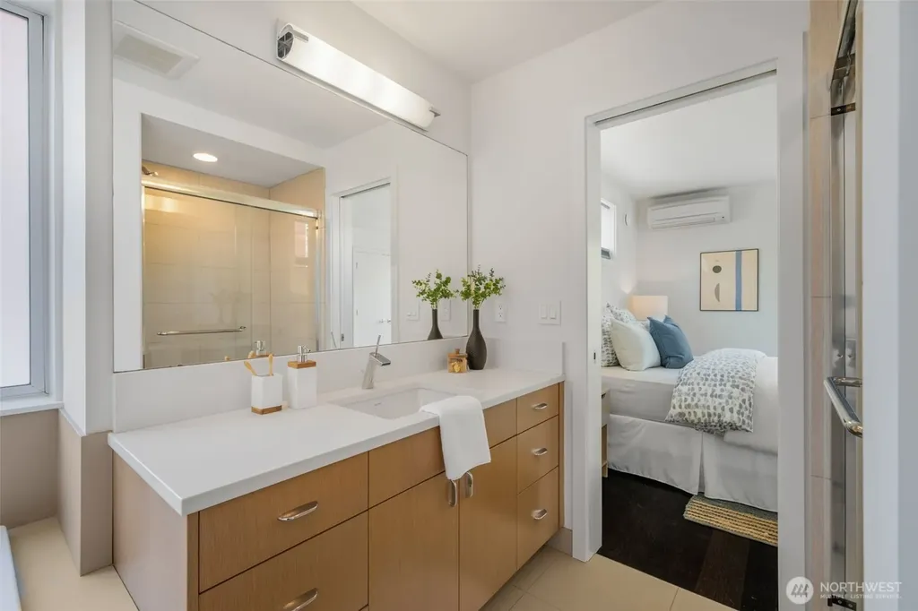 307 14th Avenue E Seattle WA 98112