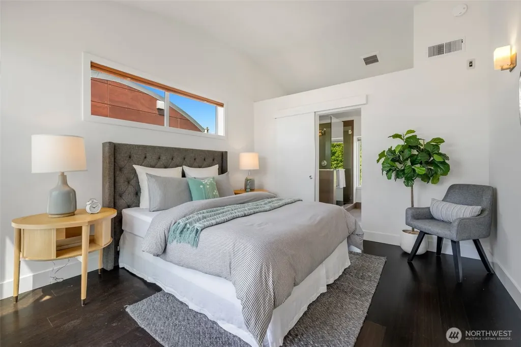 307 14th Avenue E Seattle WA 98112