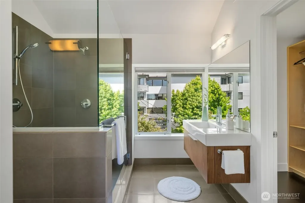 307 14th Avenue E Seattle WA 98112