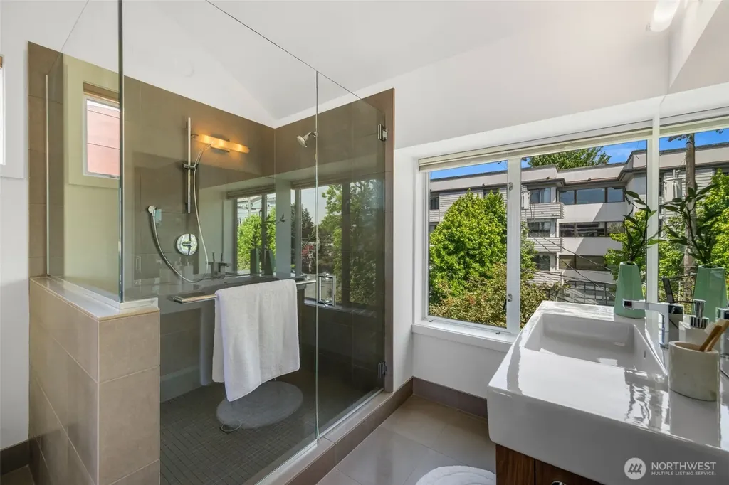 307 14th Avenue E Seattle WA 98112