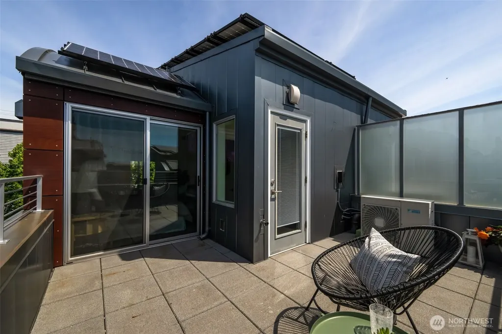 307 14th Avenue E Seattle WA 98112