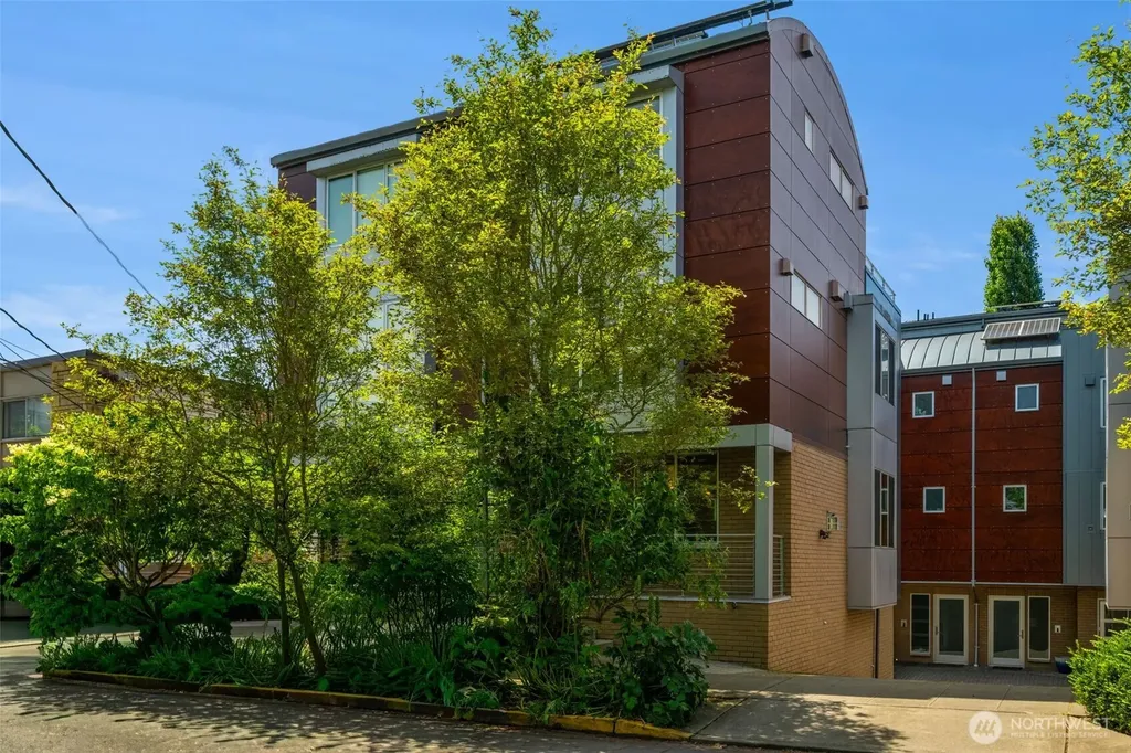 307 14th Avenue E Seattle WA 98112