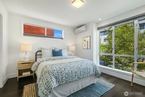 307 14th Avenue E Seattle WA 98112