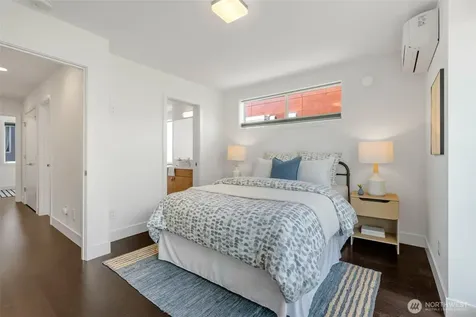 307 14th Avenue E Seattle WA 98112