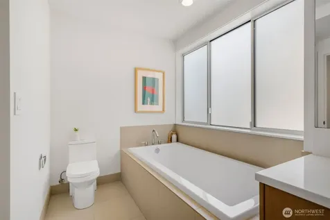307 14th Avenue E Seattle WA 98112
