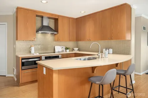 1417 Queen Anne Avenue N Seattle WA 98109