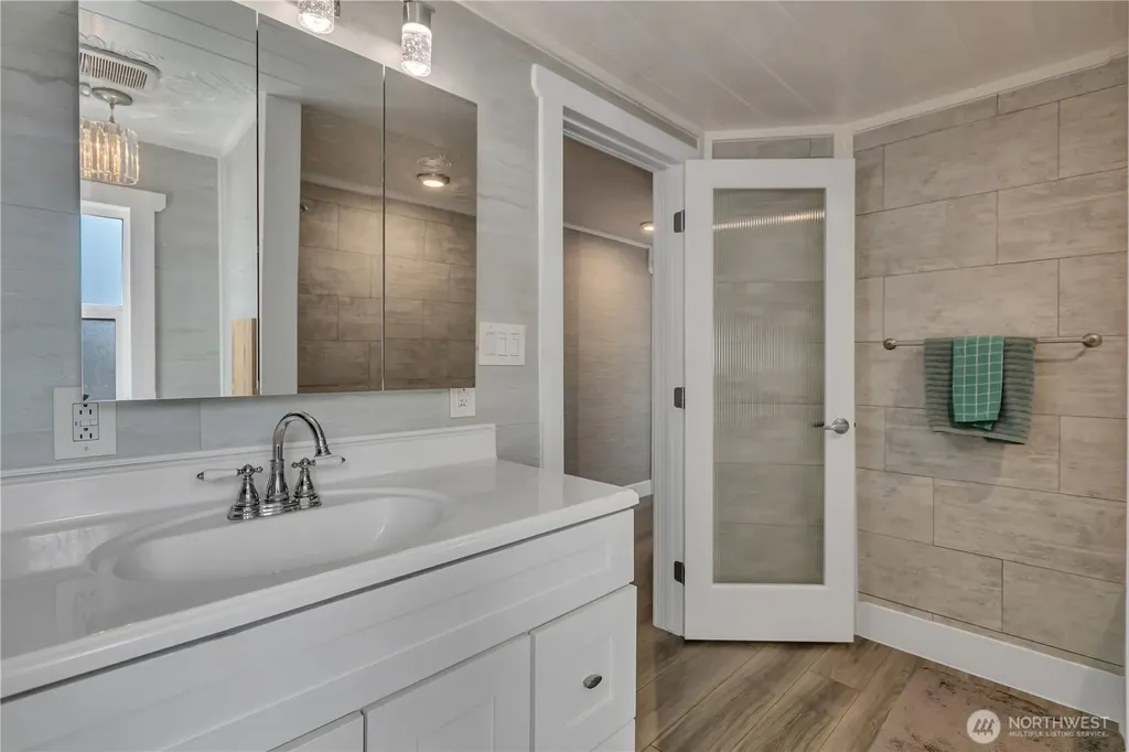 2302 SE R Street Auburn WA 98002