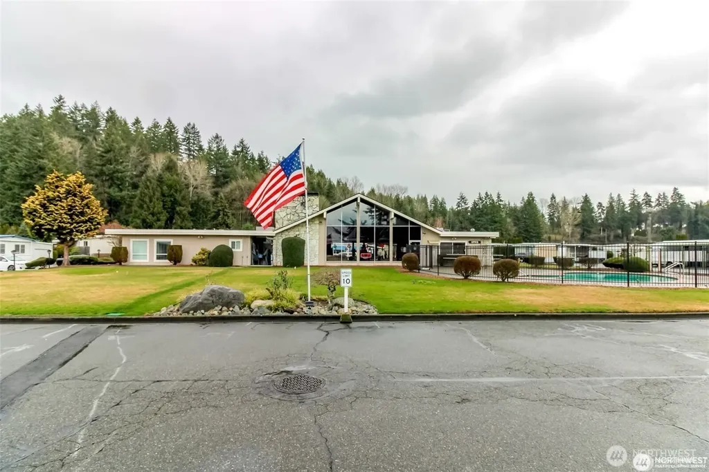 2302 SE R Street Auburn WA 98002