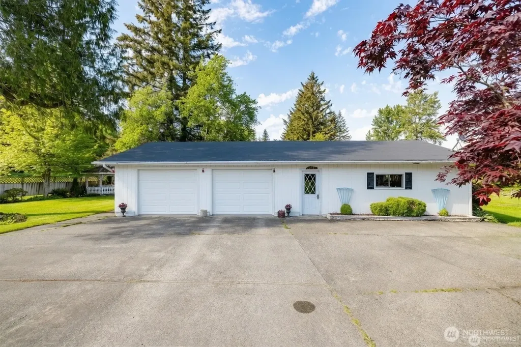 5194 School Street Acme WA 98220