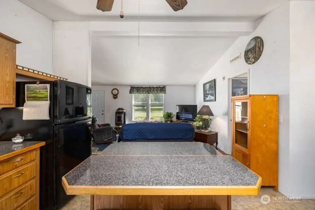 5194 School Street Acme WA 98220