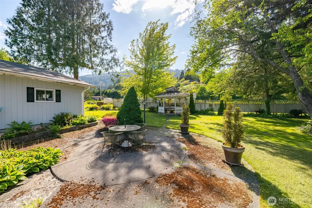 5194 School Street Acme WA 98220