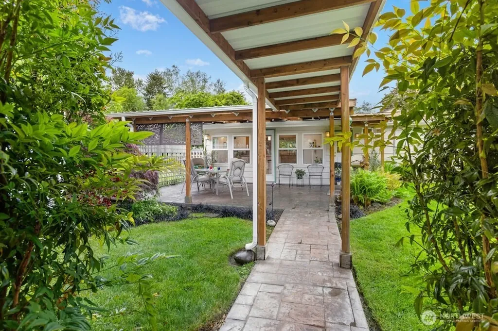 8608 307th Avenue SE Preston WA 98050