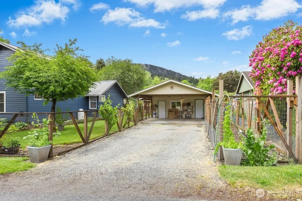 8608 307th Avenue SE Preston WA 98050