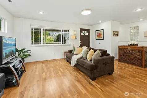 8608 307th Avenue SE Issaquah WA 98027