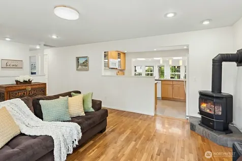 8608 307th Avenue SE Issaquah WA 98027