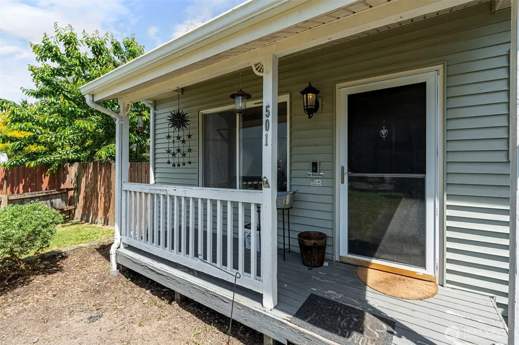 501 Belfair Court SW Orting WA 98360