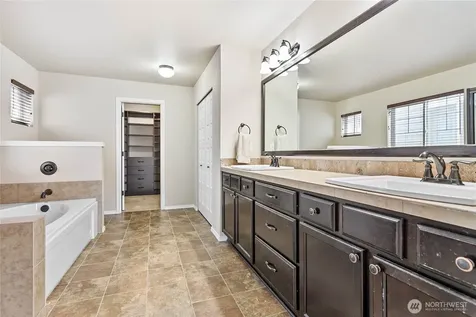 5495 Razor Peak Drive Mount Vernon WA 98273