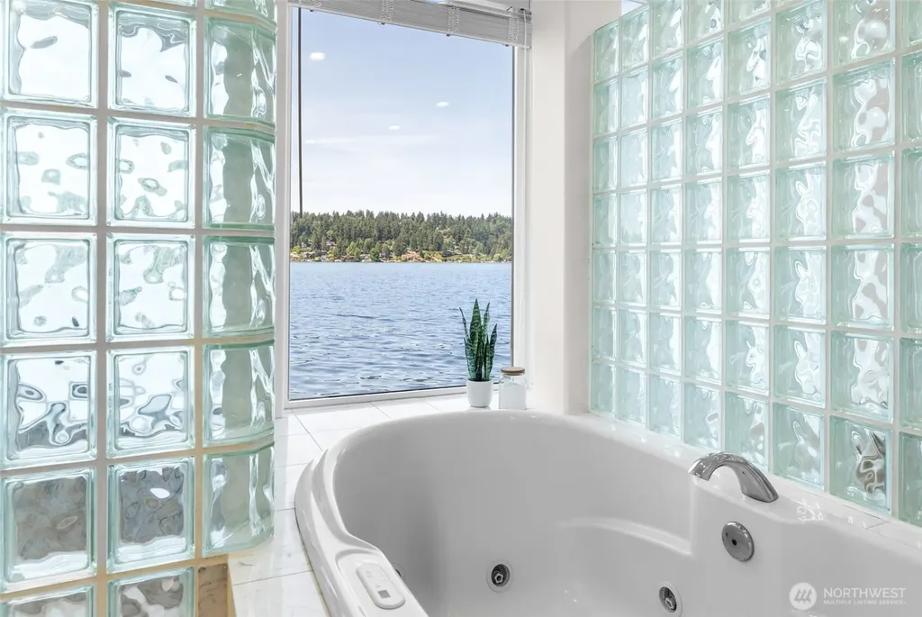 6409 Ripley Lane SE Renton WA 98056