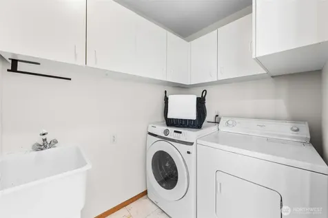 6409 Ripley Lane SE Renton WA 98056