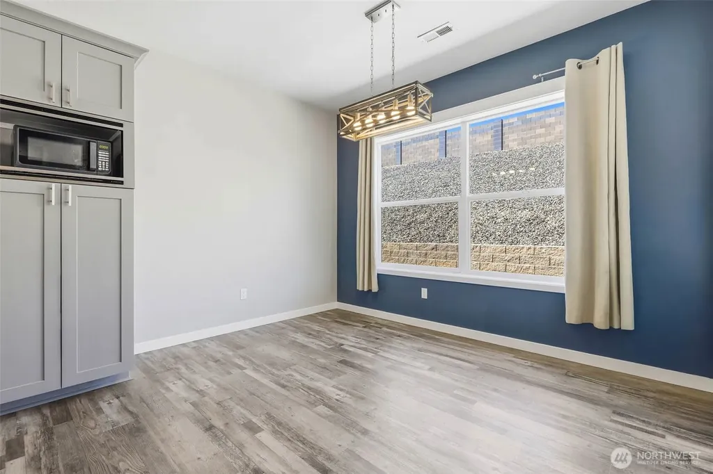 5013 Meadow View Drive Pasco WA 99301
