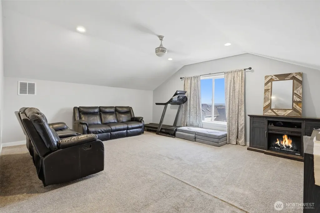 5013 Meadow View Drive Pasco WA 99301