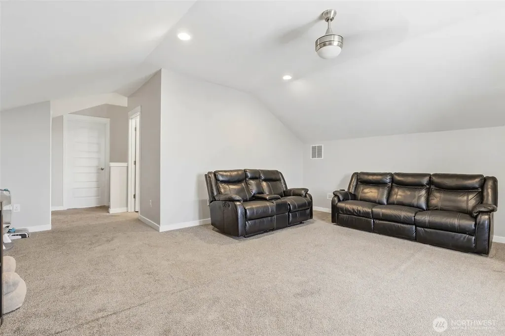 5013 Meadow View Drive Pasco WA 99301