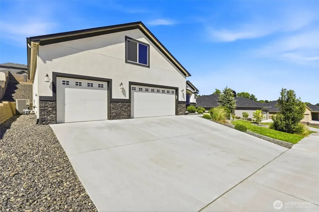 5013 Meadow View Drive Pasco WA 99301
