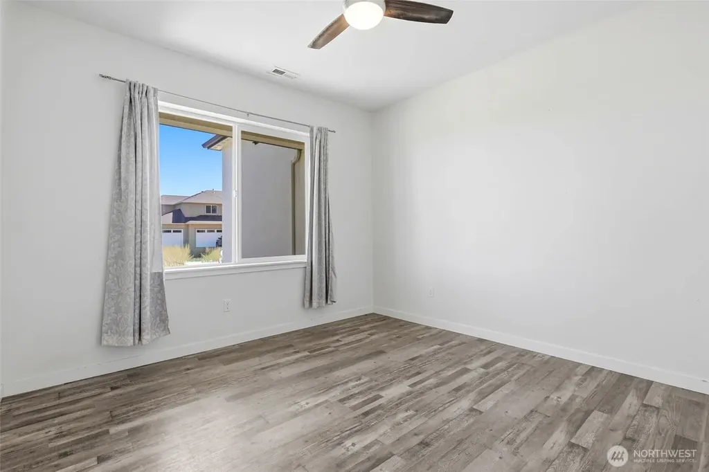 5013 Meadow View Drive Pasco WA 99301