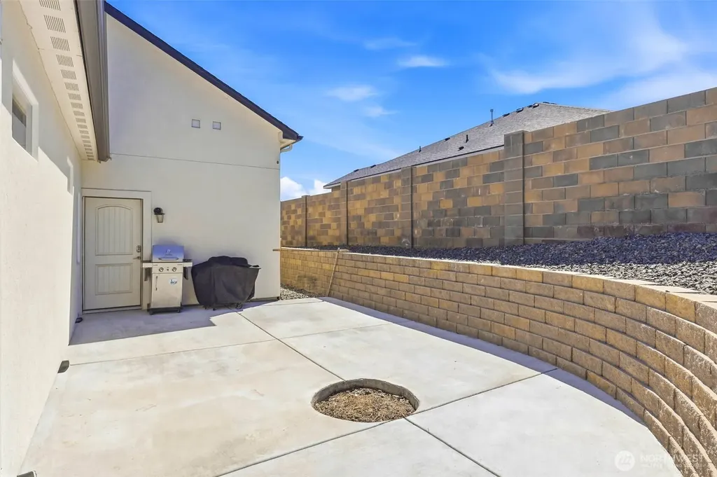 5013 Meadow View Drive Pasco WA 99301
