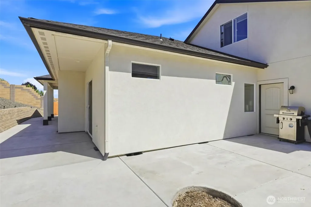 5013 Meadow View Drive Pasco WA 99301