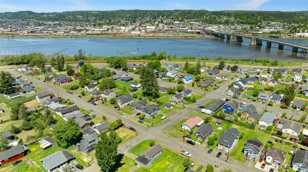 1105 W Perry Street Aberdeen WA 98520