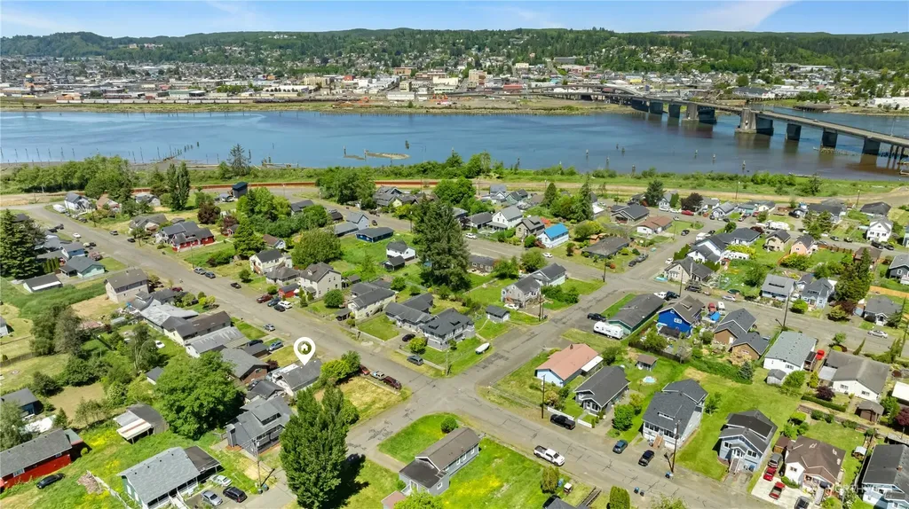 1105 W Perry Street Aberdeen WA 98520