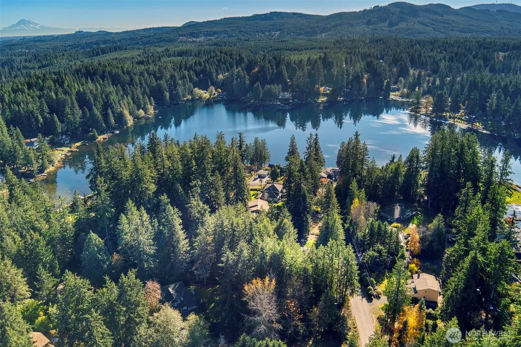 4132 Lakeview Avenue NW Bremerton WA 98312